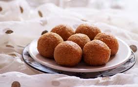 Bellam Sunnundalu – traditional South Indian sweet with jaggery and urad dal