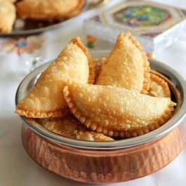 KAJJIKAYALU _SUGAR.jpg